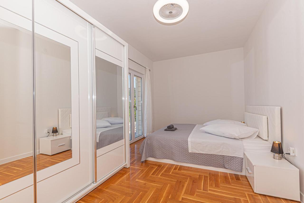 Sun Spalato Mastrinka Vinišće Exterior foto